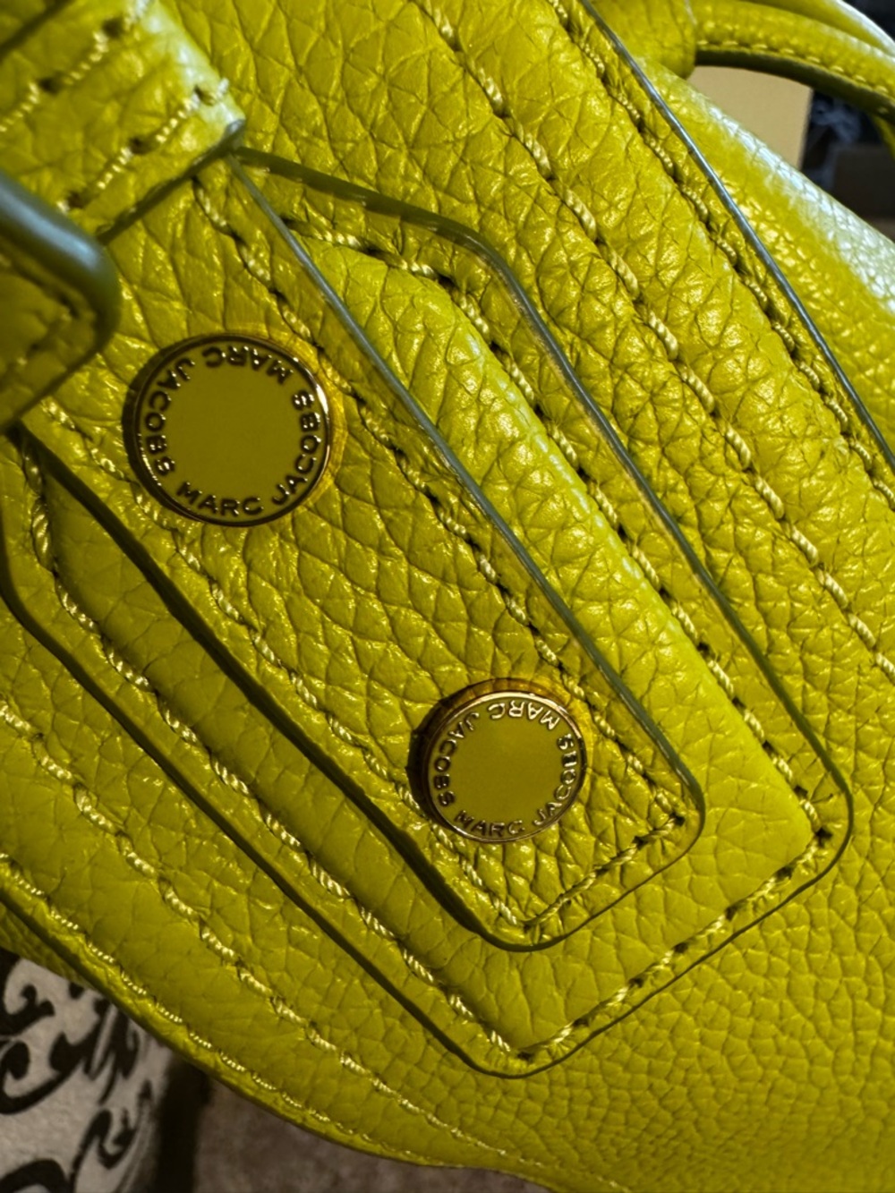 Marc Jacobs Lime Leather Drawstring Crossbody - Picture 7 of 13